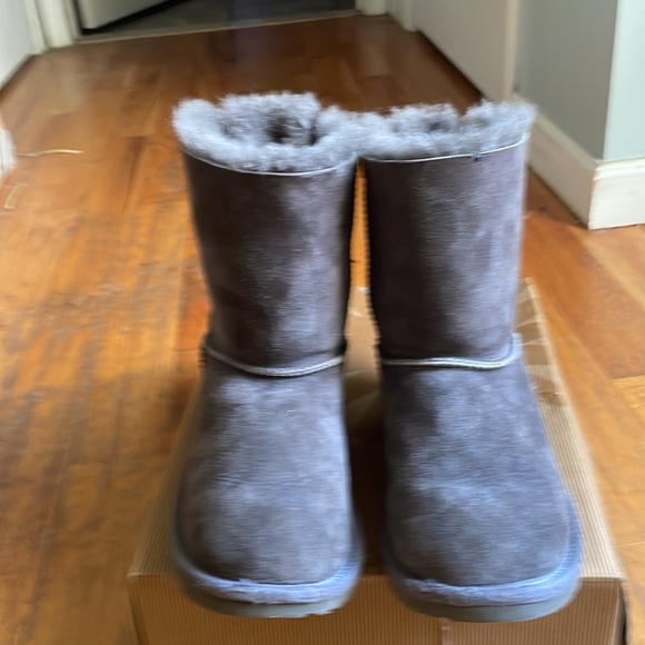UGG Bailey Bow Boots Grey size 4 - Picture 3 of 11